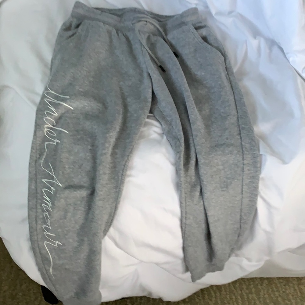 under armor joggers w/ lettering down one leg - Picture 1 of 4